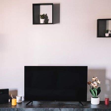 Giro Nel Mondo Apartments Катанія Екстер'єр фото