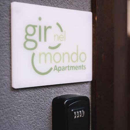 Giro Nel Mondo Apartments Катанія Екстер'єр фото