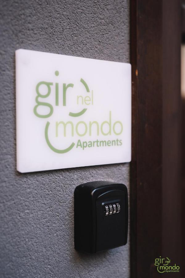 Giro Nel Mondo Apartments Катанія Екстер'єр фото