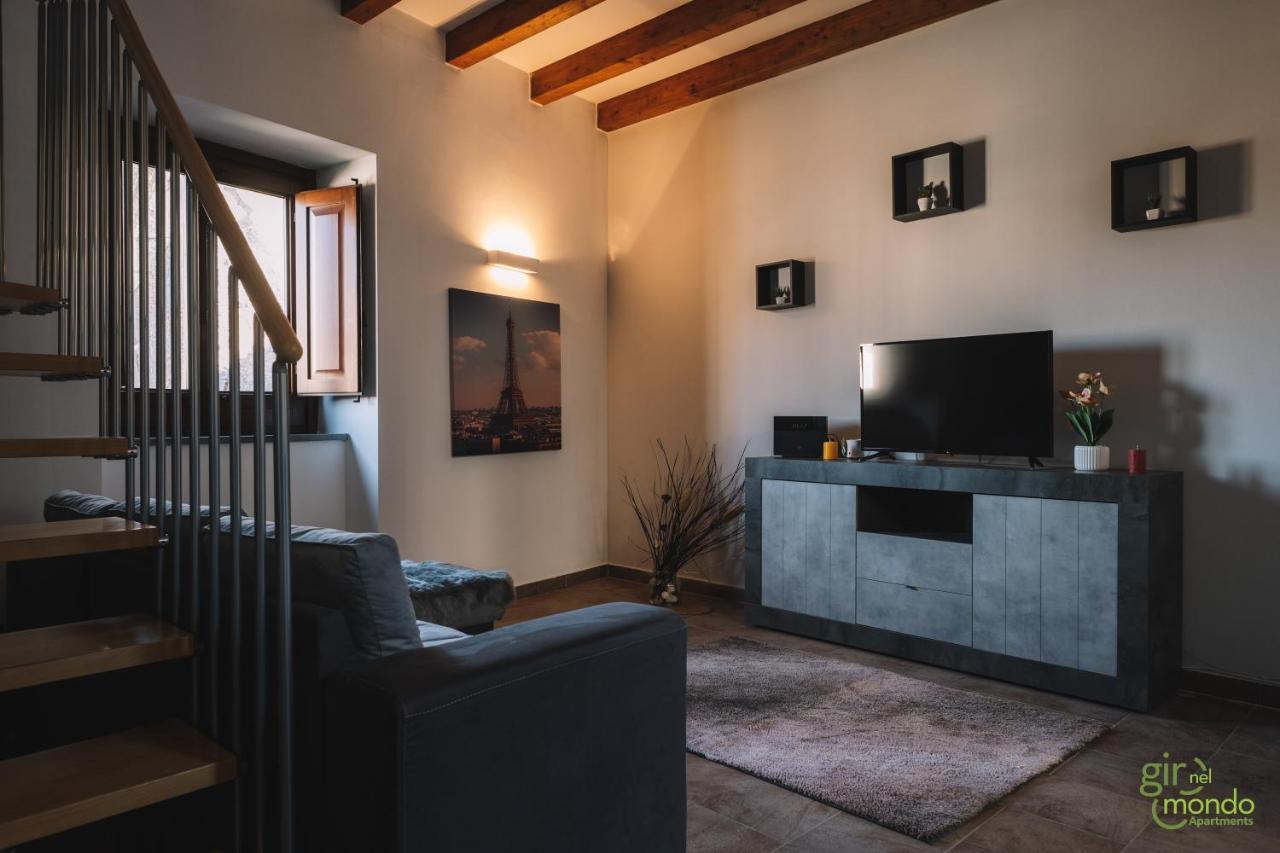 Giro Nel Mondo Apartments Катанія Екстер'єр фото