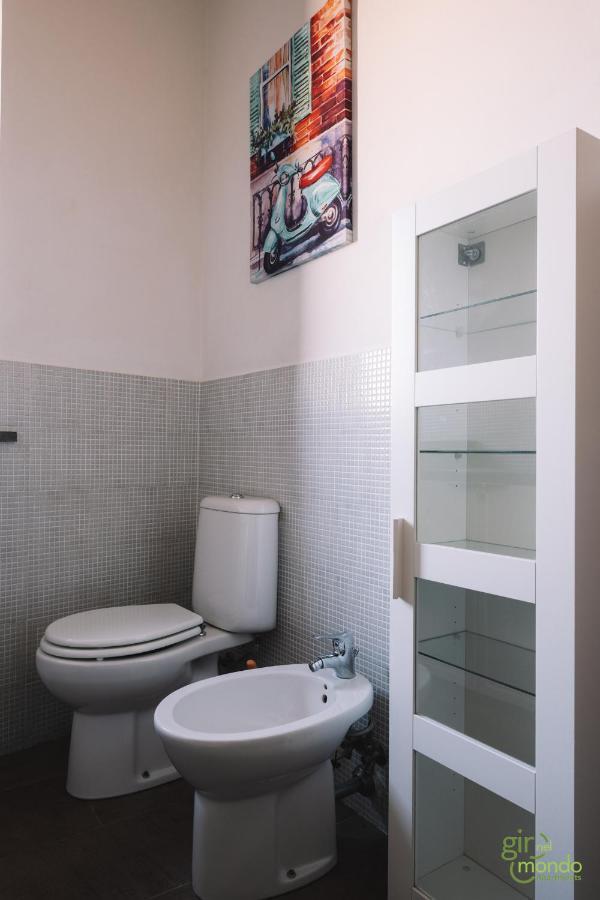 Giro Nel Mondo Apartments Катанія Екстер'єр фото