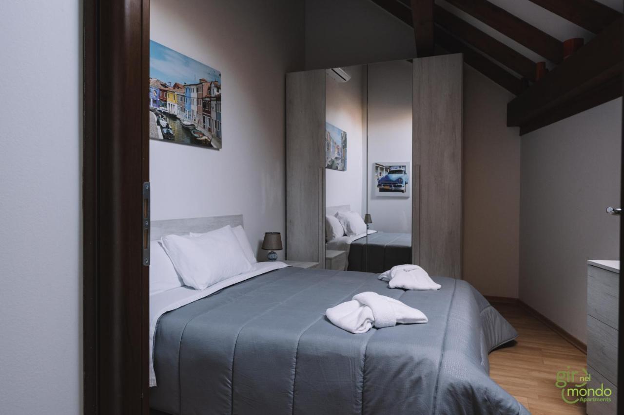 Giro Nel Mondo Apartments Катанія Екстер'єр фото
