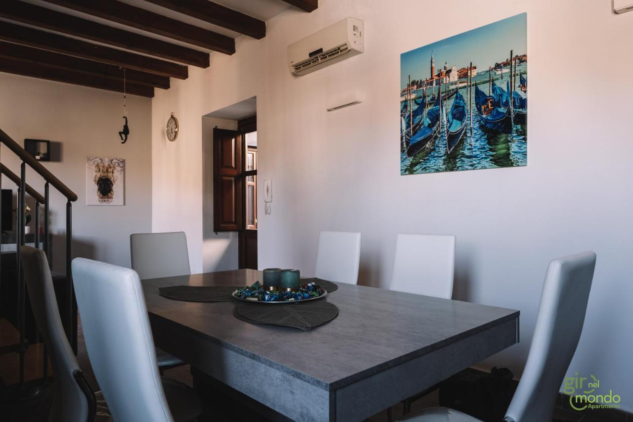 Giro Nel Mondo Apartments Катанія Екстер'єр фото