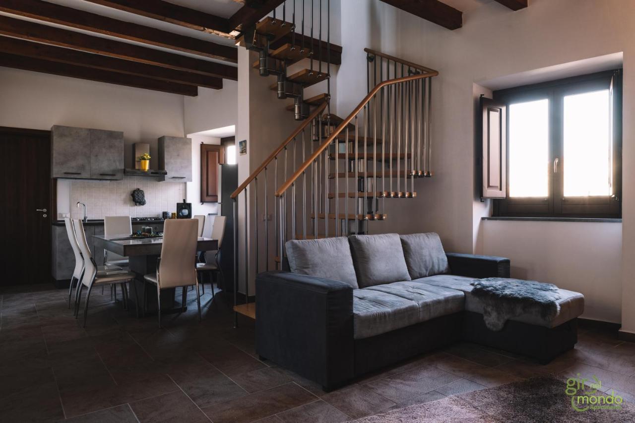 Giro Nel Mondo Apartments Катанія Екстер'єр фото