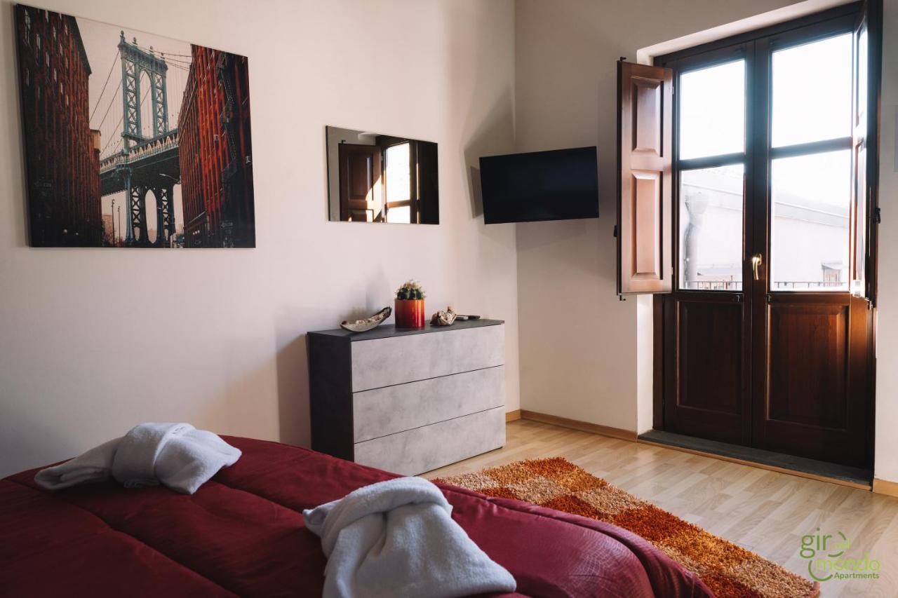 Giro Nel Mondo Apartments Катанія Екстер'єр фото